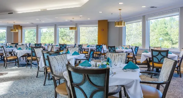 Laurel Circle Bridgewater | Dining