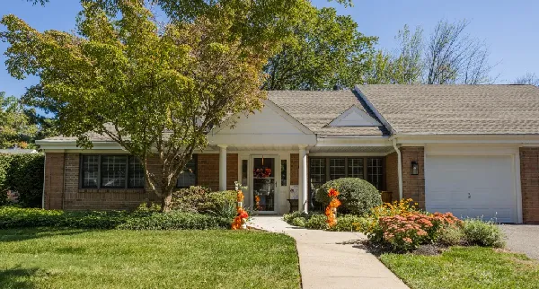 Laurel Circle Bridgewater | Cottage Home Exterior