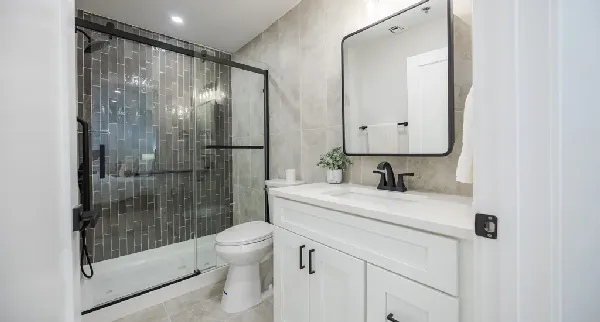 Laurel Circle Bridgewater | Apartment Bath
