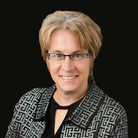 Cynthia Ryan headshot